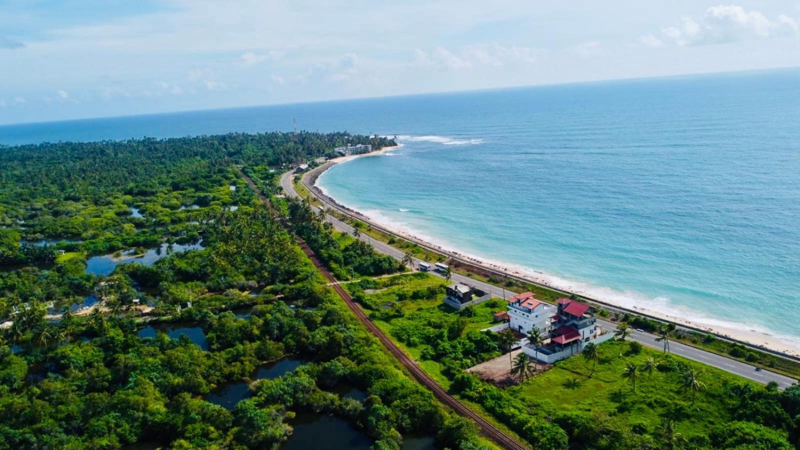 Ocean Front Villa Hikkaduwa Exteriör bild